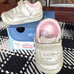 Stride rite jazzy champagne size 3.5 wide